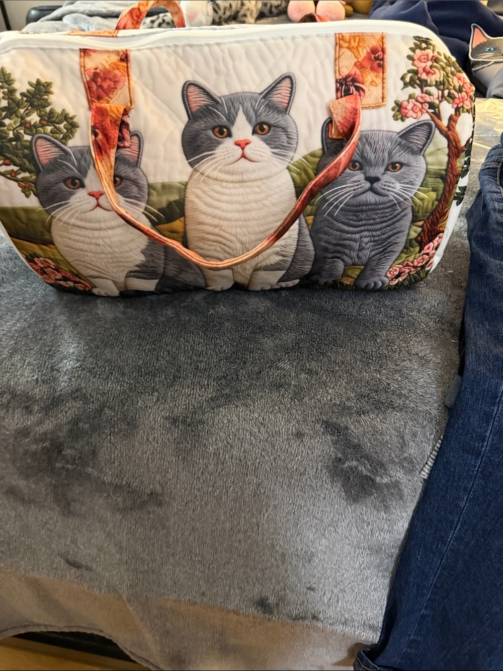Cat Print Quilted Tote Bag in White and Gray